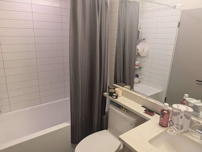 Shen Taschereau's room