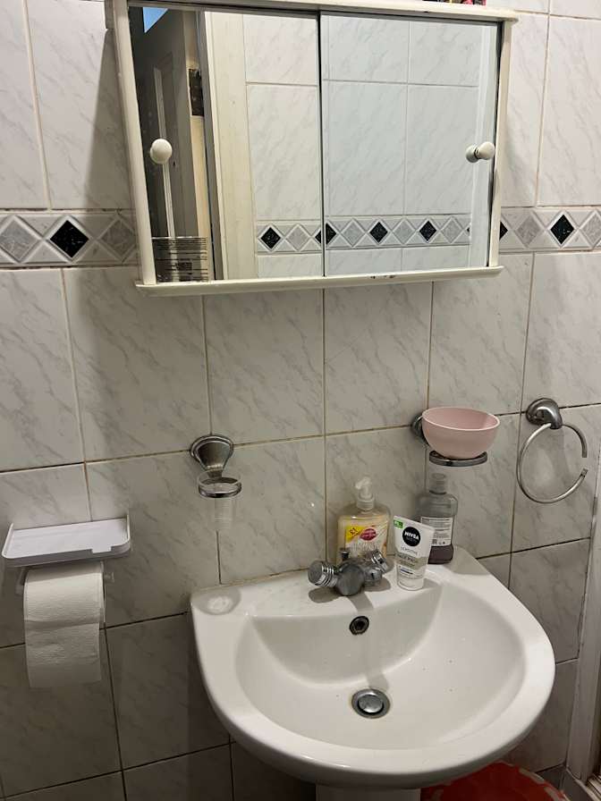 Photo of Shan Perera's room