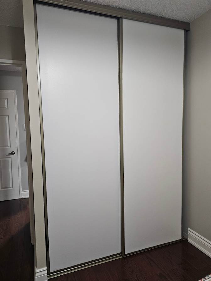 COZY NORTH YORK HOME's room