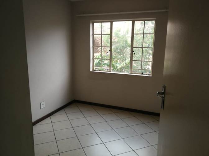 Private room to rent in share house Lemonwood Str... Roomies.co.za