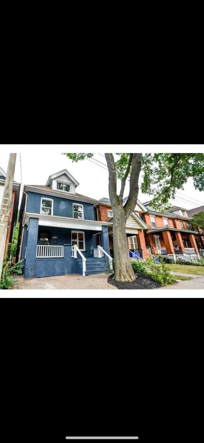 Andres Laguado's room