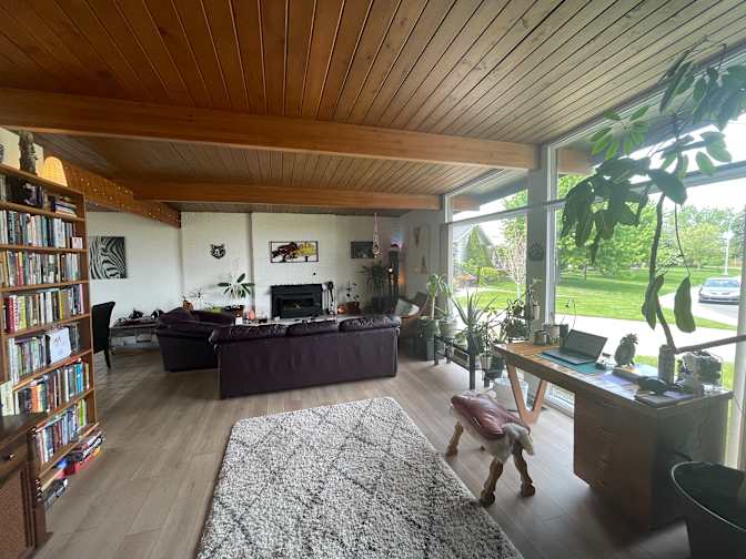 Chris J MacDonald's room