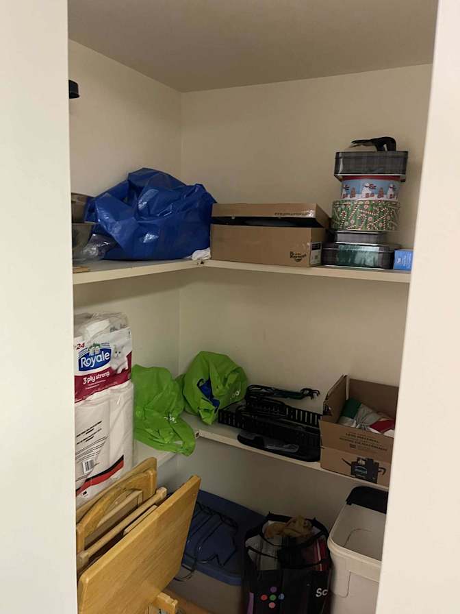 Photo of Zoey Frost's room