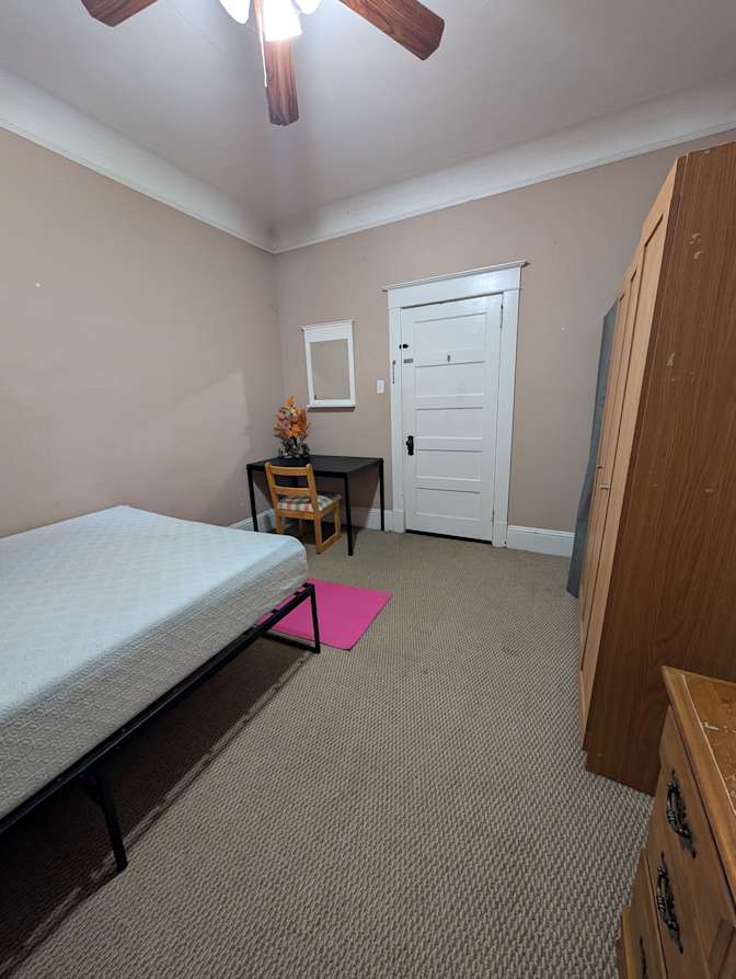 Photo of Yllor's room