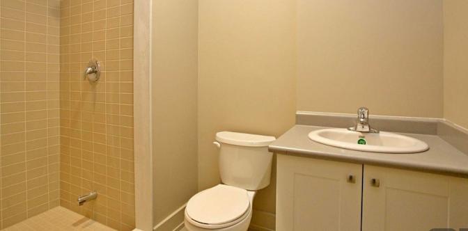 Cozy Cristine's Shared Condo's room