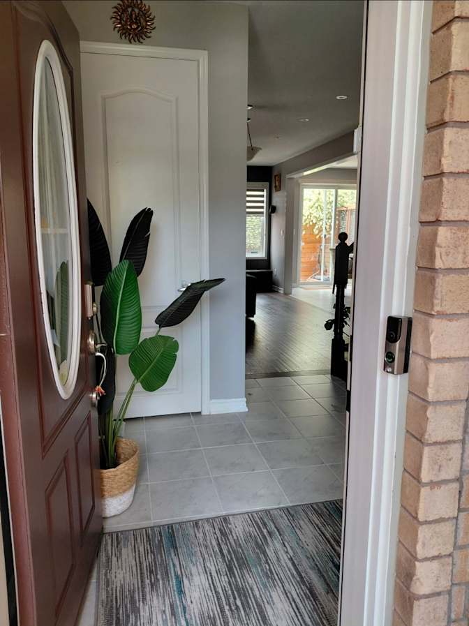 Tolobi Rental's room