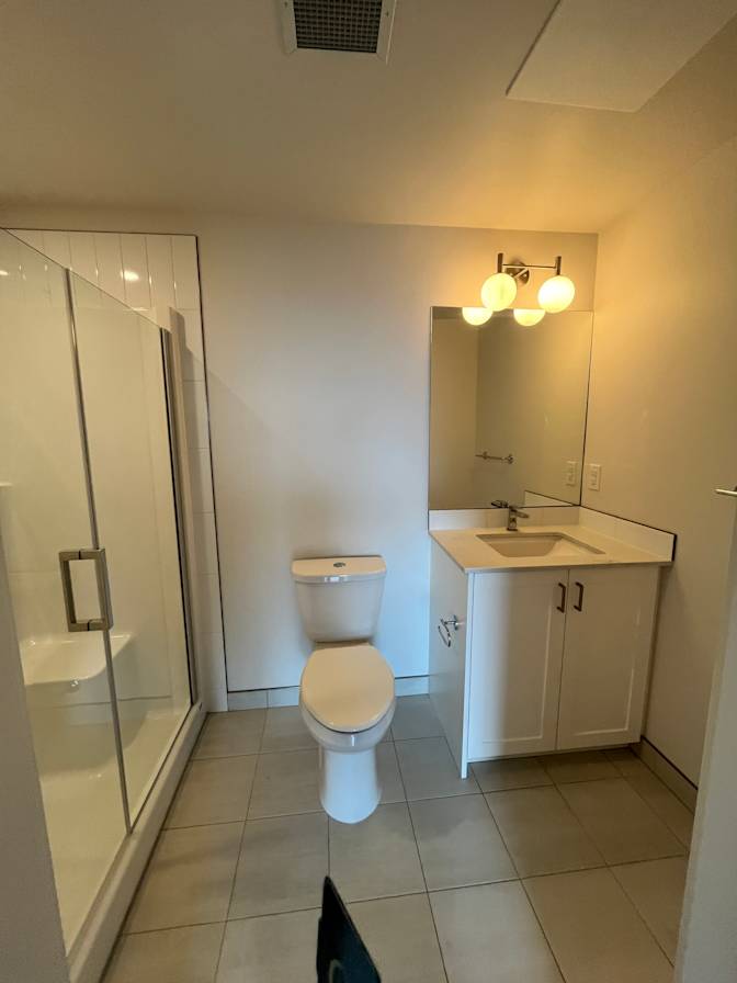 Jennifer Grob's room