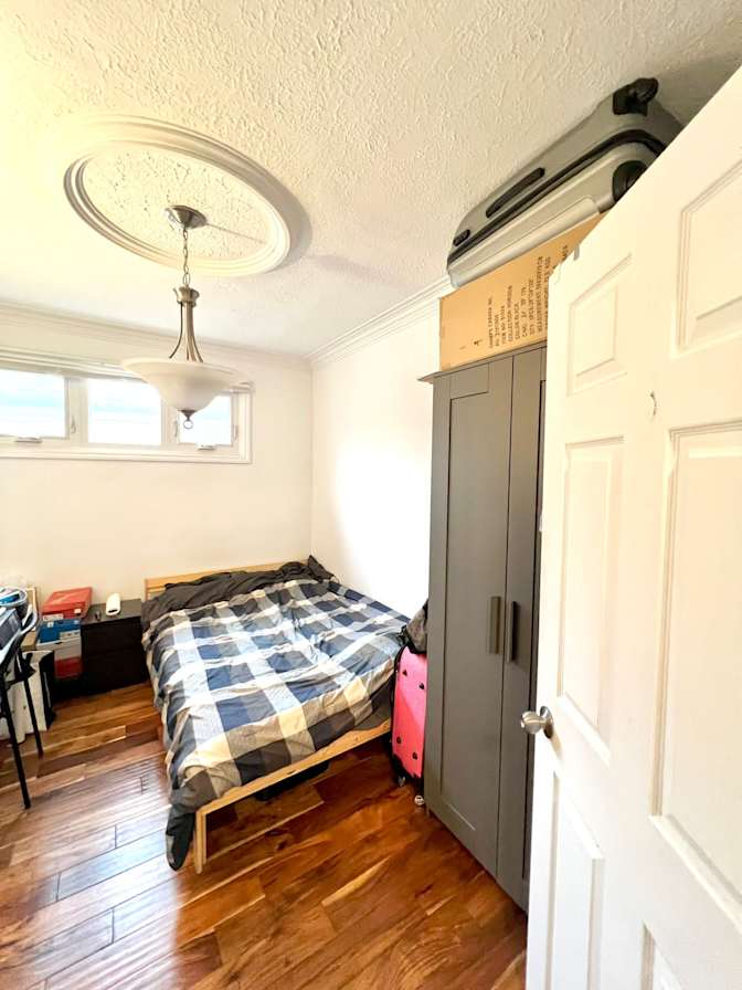 EKC Homestay Toronto's room