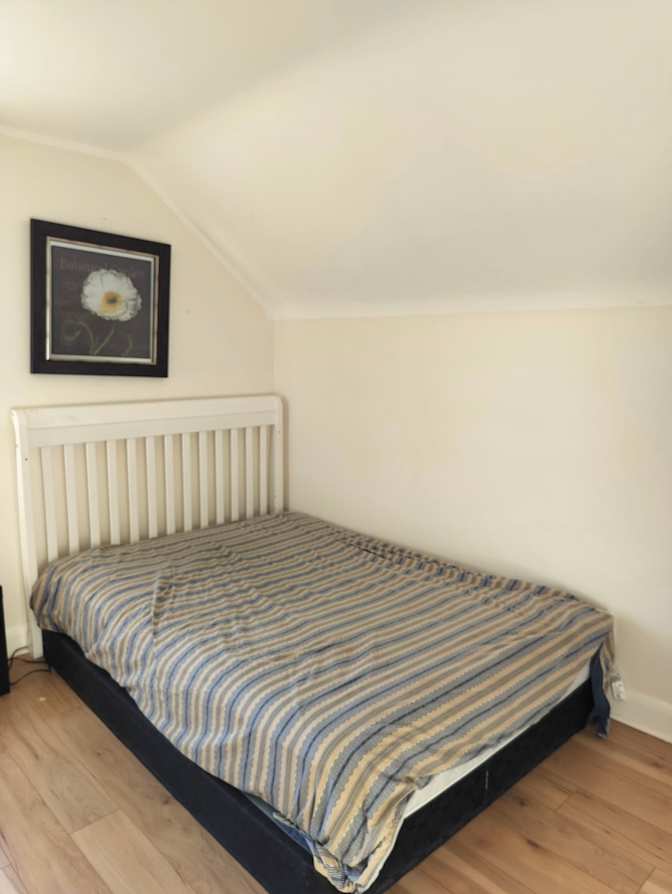 Photo of Salman's room