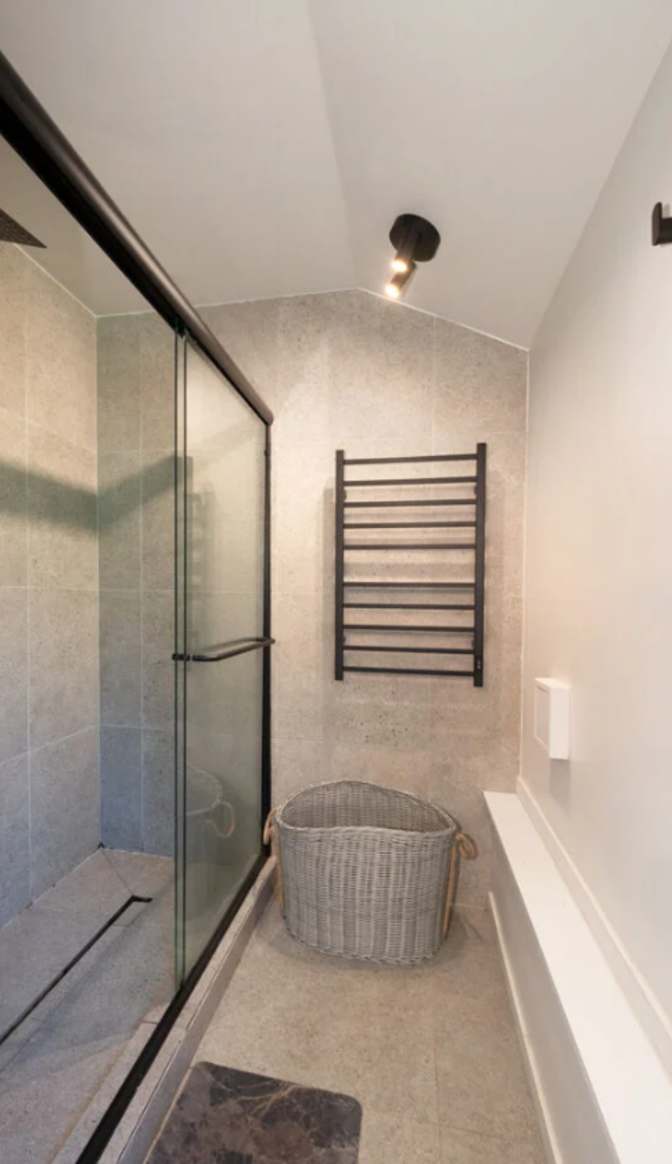 Private room to rent in share house Cardinal Drive,... Roomies.ca