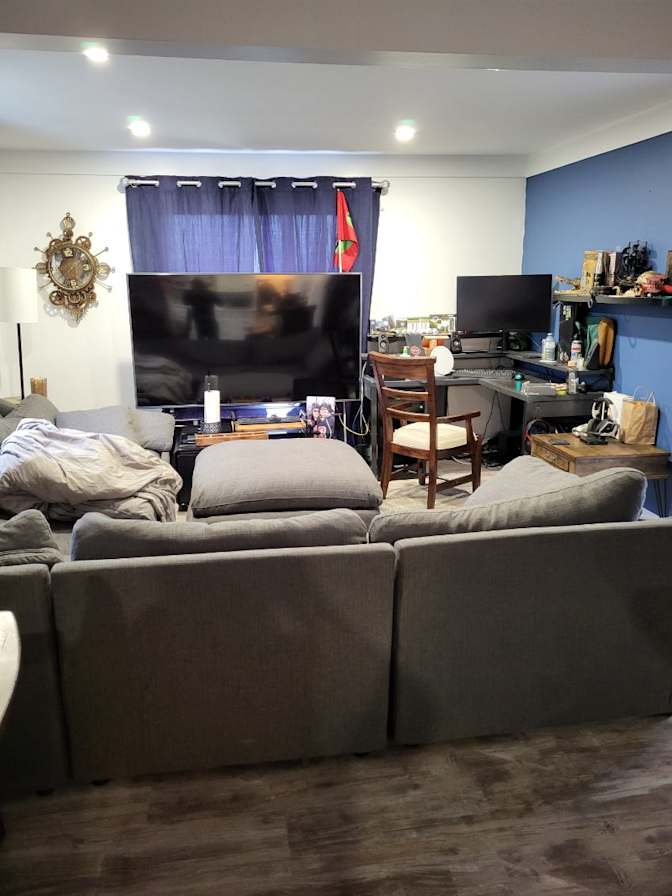 quinn hollohan's room