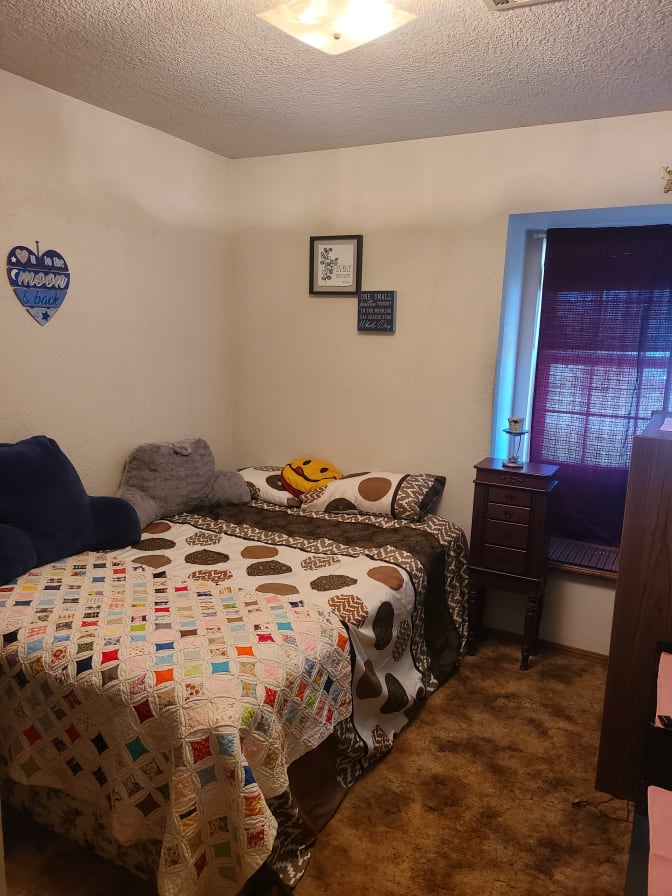 Photo of Moe's room