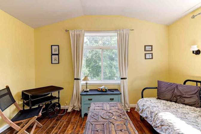 Photo of Elizabeth's room