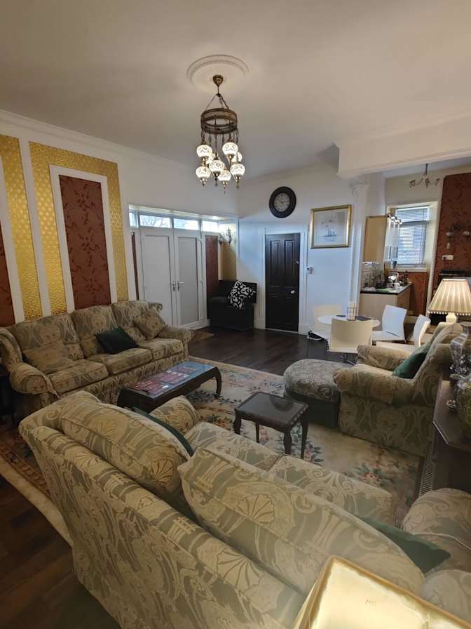 Photo of Room in large bungalow's room