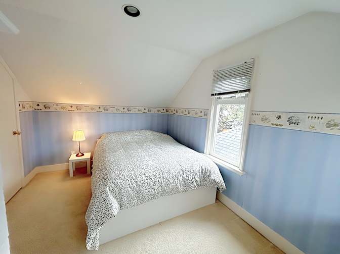 Photo of Shahram's room