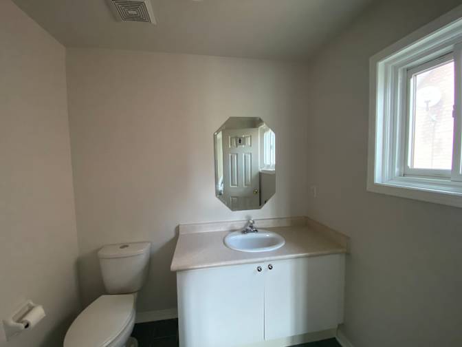 Nirvana Arfaei's room