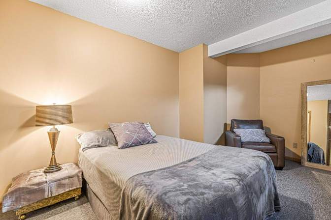 Canmore Rental's room