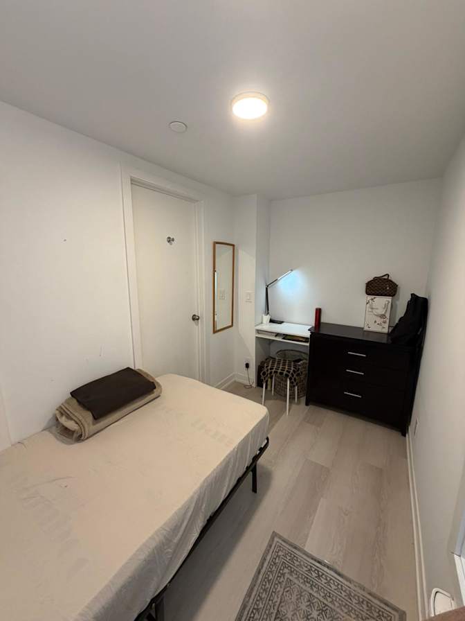 All-Females home's room