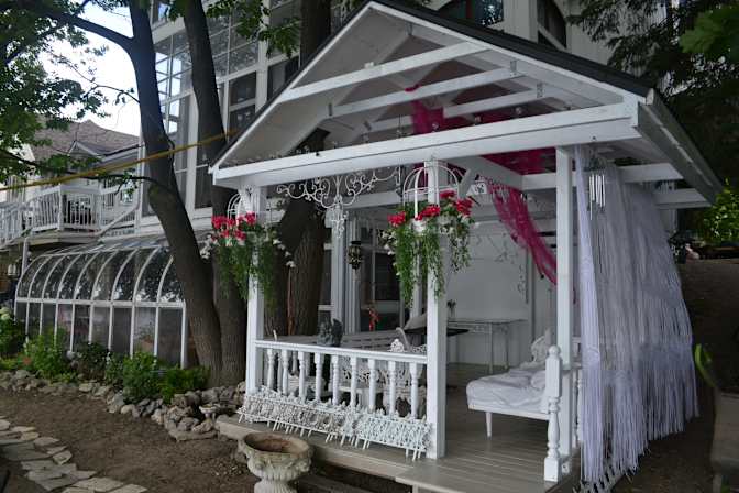 thomas Little's room