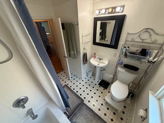 Photo of Taylor's room