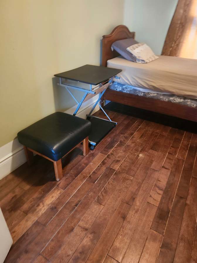 MARLENE D SANTOS's room