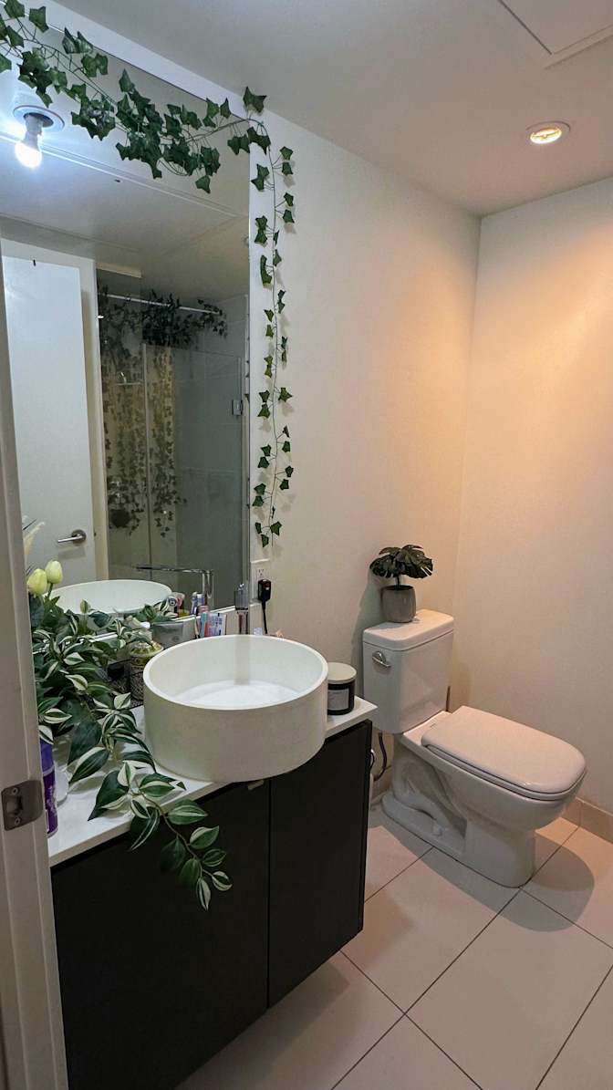 Spinder Raina's room