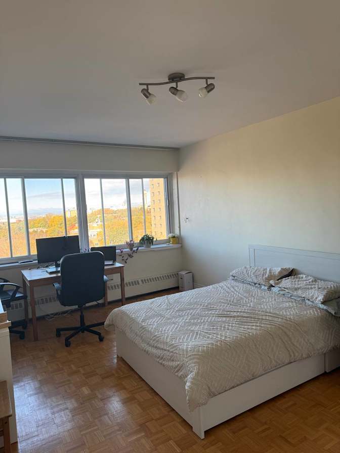 Photo of Pouria's room