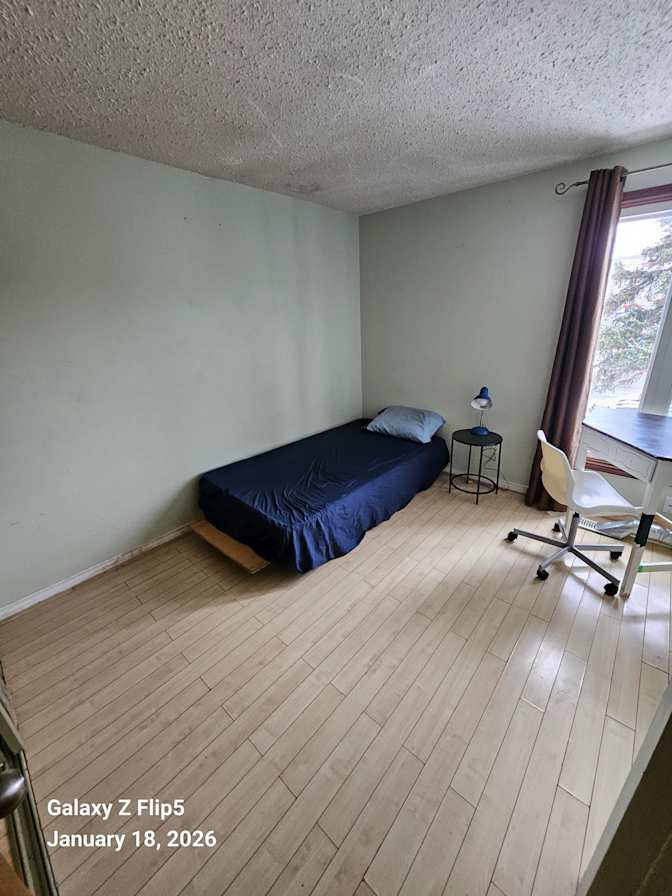 Oliver Marlon Santos's room