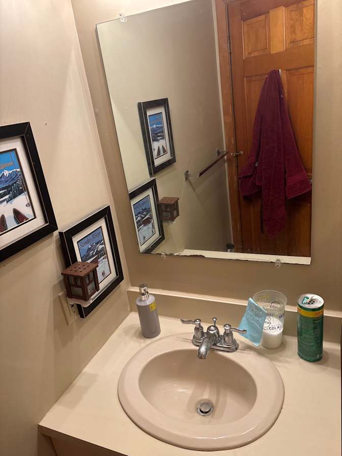 Photo of Matthew Comeras's room