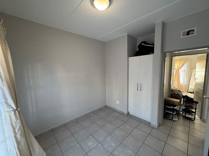 Photo of Jonathan Bossoke's room