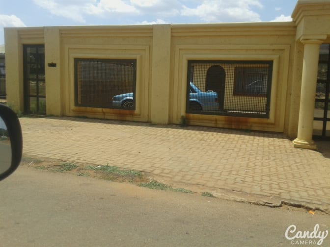 Photo of Khumo Esther Moanakoena's room
