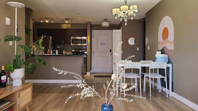 Quynh Huong Le's room