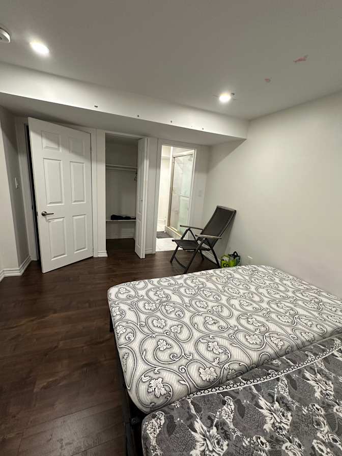 Leina Kumar Chaudhry's room