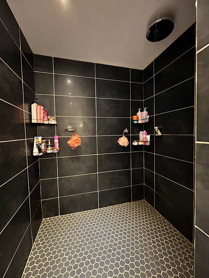 almira gafoor's room