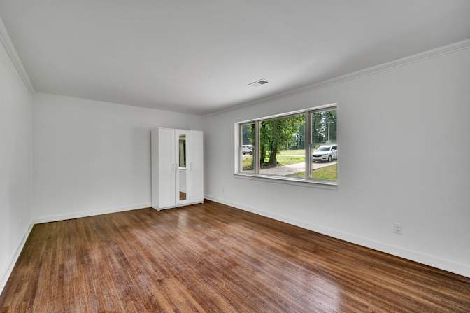 Photo of lifedoorrentals's room
