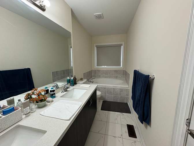 Santiago Mejia Mora's room