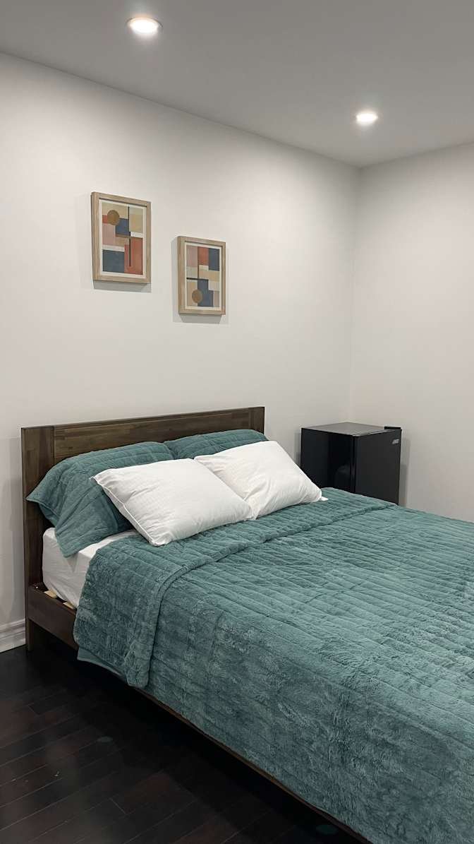 farnaz hosseini's room