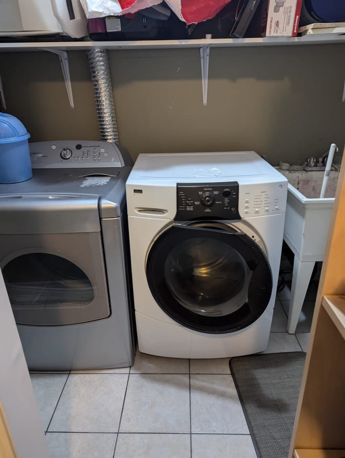 iain davidson's room