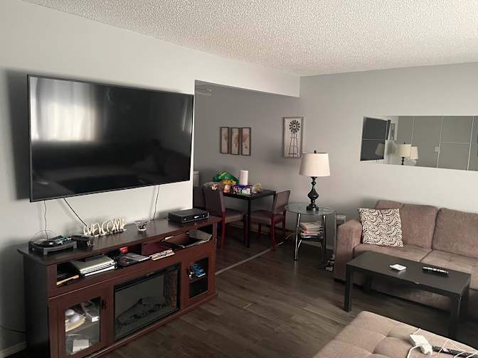 Lordines Jr Flores's room