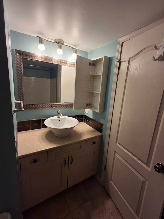 Photo of Alex Mort's room