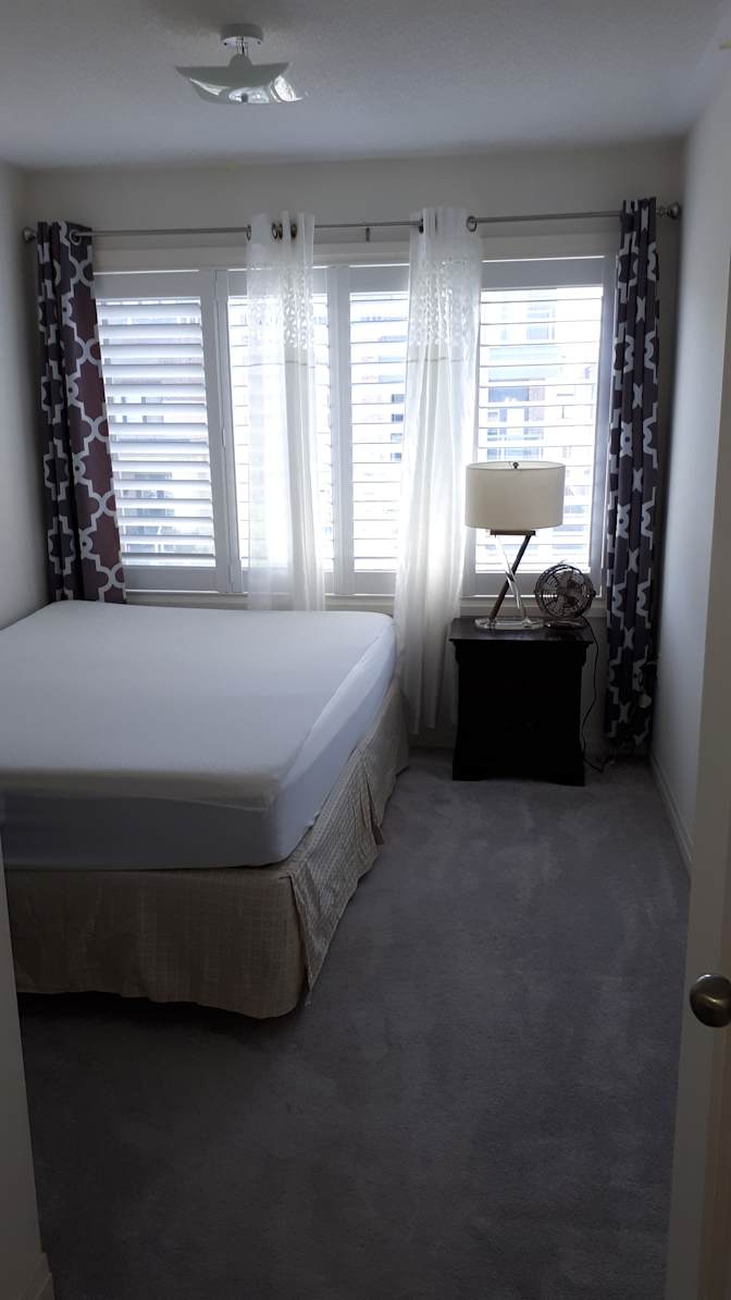 Nicky Tomlinson's room