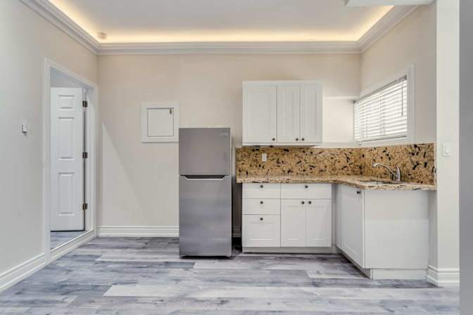 Bobby Sharifian's room