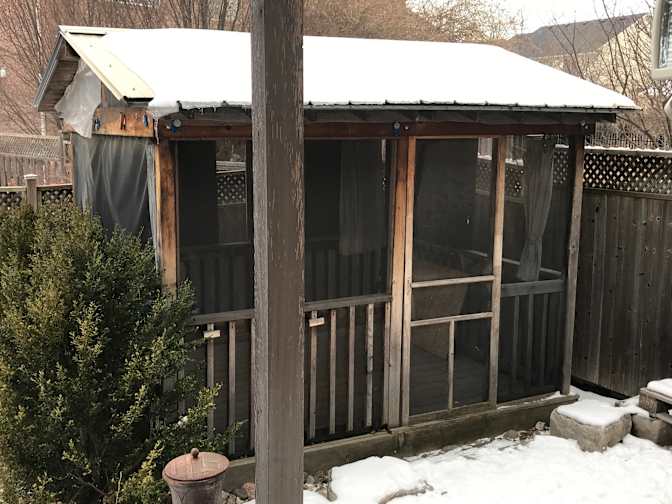 Photo of Denny's room