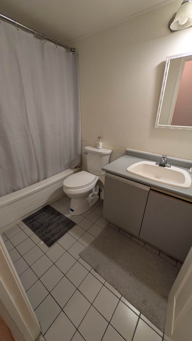 Alejandro Leal's room