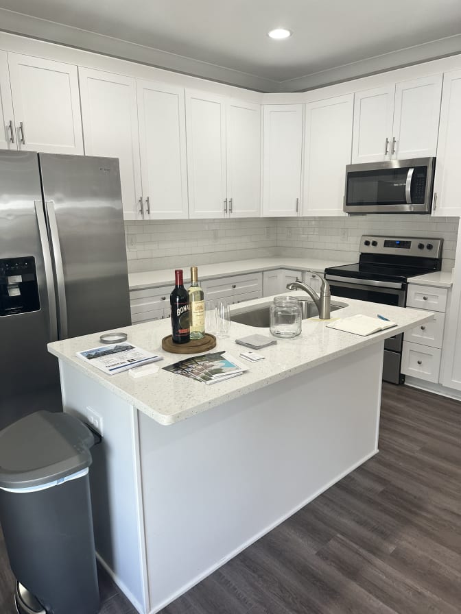 Private room to rent in share house Palm Shadow Way...