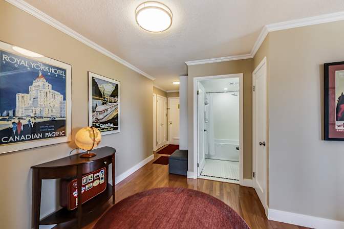 Mariana Schuetze's room