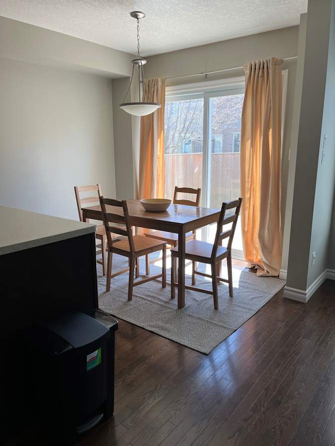 Thiruni Thirimanne's room