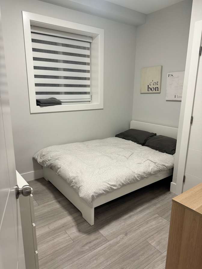 JULIANA VALLEE's room