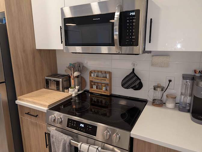 Gabe Tansowny's room