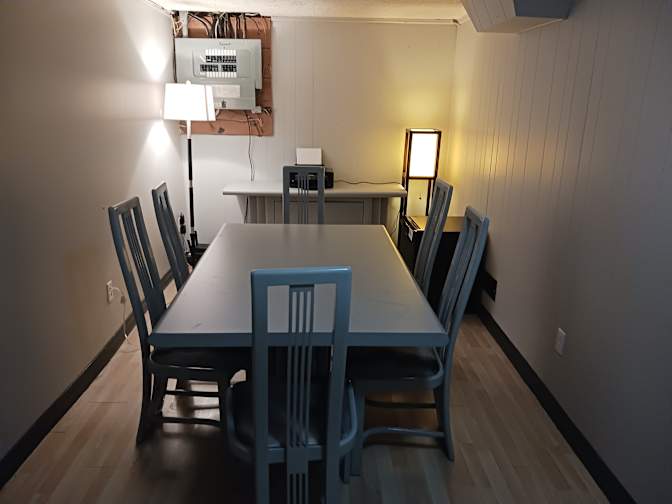 Ben, Savannah, Erin, and Kirsten's room